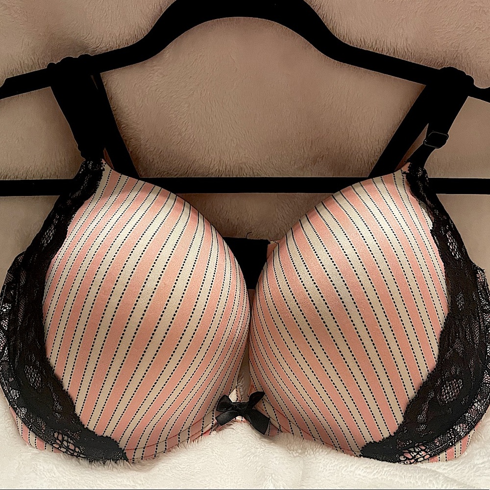 Victoria’s Secret Very Sexy Push-up • 36DDD